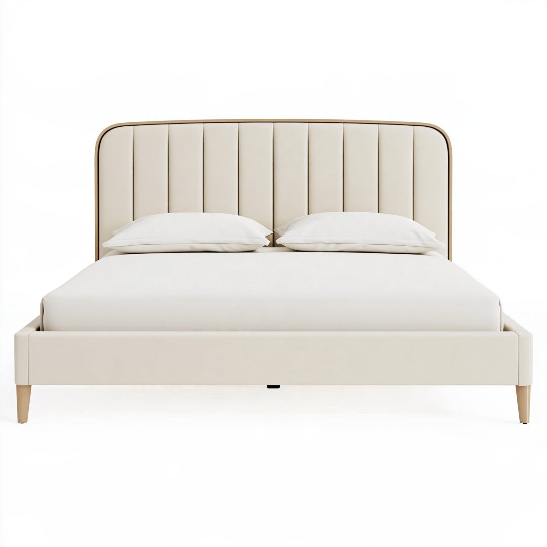 Letto matrimoniale PAVRIXO imbottito avorio con testiera scanalata, misura 160x200 cm, vista frontale con dettagli di tessuto.