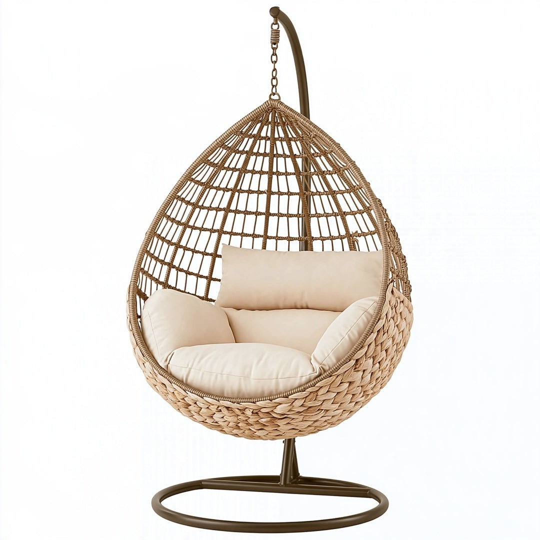 Poltrona sospesa in rattan sintetico beige con struttura in acciaio, misura 105x105x195 cm, ideale per giardino.